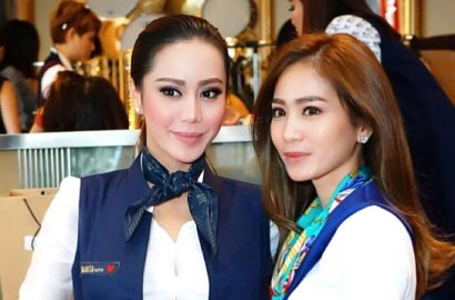 Seksi Pamer Tato Salib di Punggung, Kakak Bunga Zainal Juga Pindah Agama?