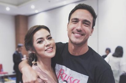 Hadiri Acara di Kedubes Australia, Penampilan Seksi Raisa Jadi Sorotan