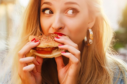 Nggak Perlu Diet, 8 Trik Jaga Pola Makan Ini Bisa Bikin Tubuhmu Langsing dan Ideal Tanpa Tersiksa