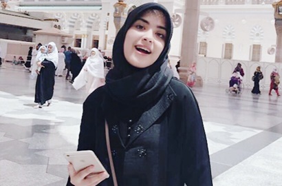 Sempat Umrah Bareng Keluarga Rizky Febian, Ini Penjelasan Vebby Palwinta