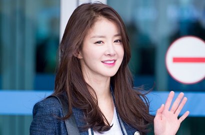 Bikin Geger Fans, Lee Si Young 'Lookout' Umumkan Hamil dan Akan Nikah