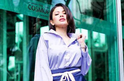 Bikin Panas Dingin, Nikita Mirzani Pamer Punggung Bertato dan Pantat Seksi