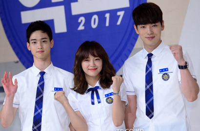 Kim Sejeong cs Makin Tunjukkan Cinta Segitiga di Poster 'School 2017'?