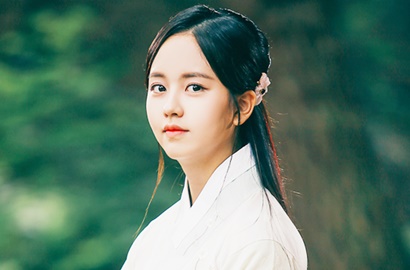 Tak Jauh Beda, Foto Nikahan Kim So Hyun di 'Ruler' Bikin Baper 'Moon Embracing Sun'