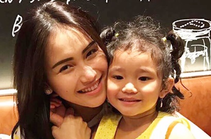 Ayu Ting Ting Luncurkan Topi Edisi Terbatas, Netter: Ya Ampun Mahal Banget