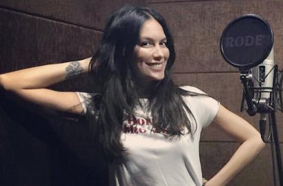 Hempaskan Haters, Sophia Latjuba Pamer Postingan Bijak dan Body Kece Badai