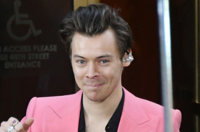 Harry Styles Bintangi Video Klip Louis Tomlinson 'Back To You'?