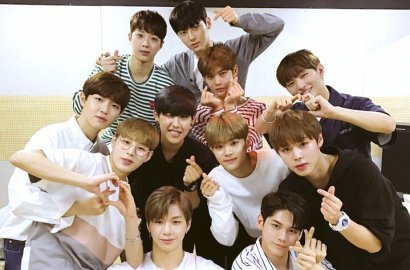 Bikin Malu, Fans Ketahuan Curi Majalah Wanna One di Kafe Ini