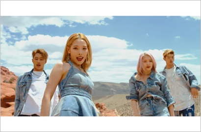 Resmi Debut, Grup Co-Ed K.A.R.D Pukau Fans di MV 'Hola Hola'
