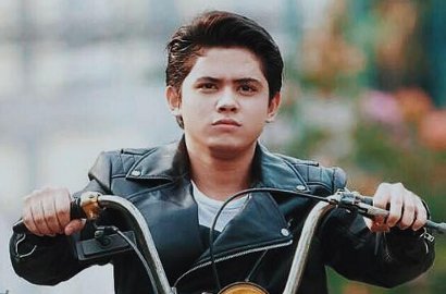 Makin Berisi dan Pasang Pose 'Kemayu', Aliando Dikira Cewek di Foto Ini