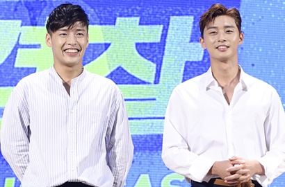 Kompak Pakai Ini, Kang Ha Neul-Park Seo Joon Ceria di Showcase 'Midnight Runners'