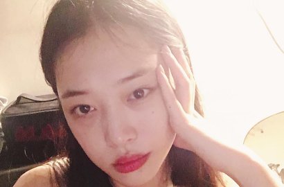 Pakai Lipstik Tebal dan Pose Sensual, Sulli Dipuji Cantik Sempurna