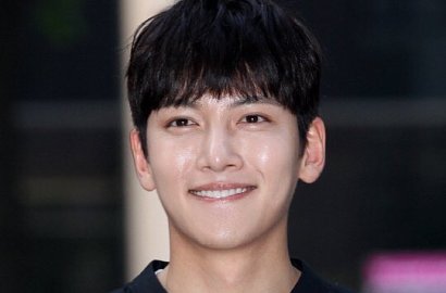 Merdunya Suara Ji Chang Wook Nyanyi OST 'Goblin' di Konser Ultah ke-10 Debut