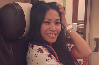 Anggun Ajak Fans Lansia Foto Bareng Meski Sibuk, Netter Sindir Dian Sastro
