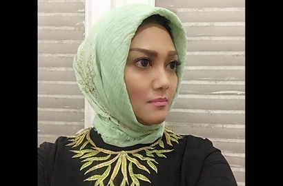 Selfie di Samping Suami, Wajah Cantik Bella Saphira Curi Perhatian