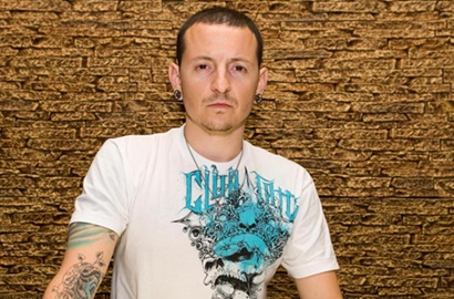 Bukan Gantung Diri, Chester Bennington Vokalis Linkin Park Tewas Dibunuh?