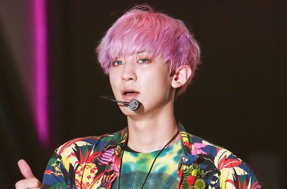 Punya Postur Tubuh Tinggi, Gaya Duduk Chanyeol Ini Dijamin Bikin Gemas