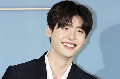Jadi Duta Wisata, Gantengnya Lee Jong Suk Bak Pangeran Negeri Dongeng di Foto Ini