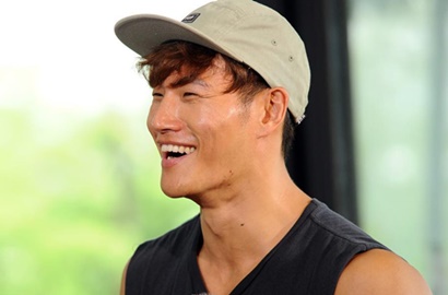 Syuting 'RM', Kim Jong Kook Minta Fans Tebak Siapa Member Berwajah 'Jelek' Ini