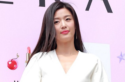 Hamil Anak Kedua, Jun Ji Hyun Asyik Jalani Pemotretan di Paris