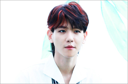Selfie Pamer Bibir Seksi, Baekhyun Bikin Fans Gemes Ingin Cium