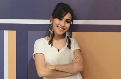 Dipakai Saat Terima Penghargaan Instagram, Dress Ayu Ting Ting Harganya Terjangkau
