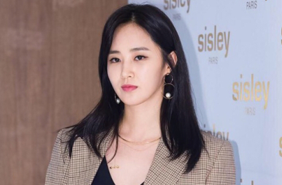 Ungkap Cedera Ligamen, Yuri SNSD Pastikan Baik-Baik Saja Lewat Postingan Ini