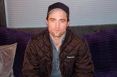 Robert Pattinson Ternyata Pernah Dikeluarkan dari Sekolah Gara-Gara Jual Majalah Porno