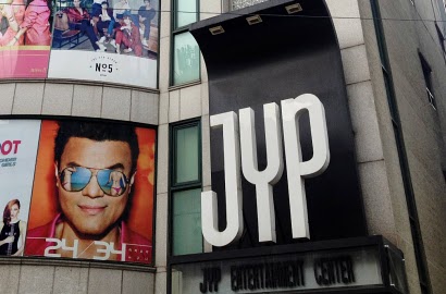 Dikabarkan Siapkan Grup Baru Sejak 2016, JYP Ternyata Debutkan Boyband Tiongkok?