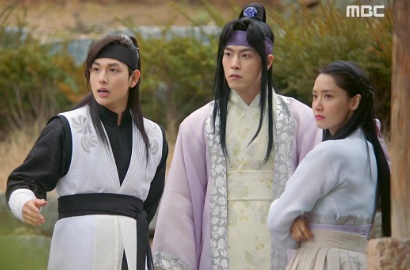 Hong Jong Hyun Pamer Syuting 'King in Love' Bareng Siwan-Yoona di Tebing Terjal
