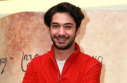 Jadi Narator Film 'Banda', Reza Rahadian Sempat Ditawari Peran Aneh Ini
