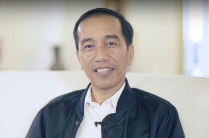 Hadiri Lebaran Betawi, Jokowi Lepas 50 Kg Ikan Mas Hingga Beli Lukisan Rp 80 Juta