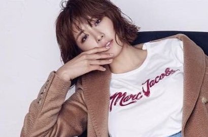 Cantik Pakai Jas Dokter,  Ha Ji Won Serius Obati Pasien di 'Hospital Ship'