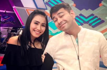 Abaikan Perasaan Nagita, Dada Ayu Ting Ting Nempel ke Lengan Raffi Banjir Cibiran