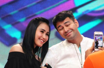 Ayu Ting Ting Tempel Dada ke Lengan Raffi, Netter: Berani Foto Berdua Sama Nagita?