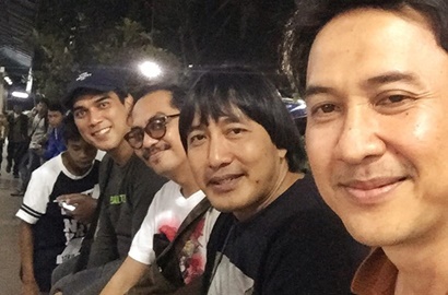 Biasa Sederhana di 'Dunia Terbalik', Agus Kuncoro cs Tampil Keren Bak Boyband