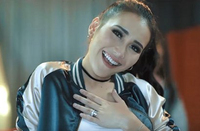 Dicibir Haters, Video Klip Lagu Baru Ayu Ting Ting 'Kamu Kamu Kamu' Tuai Pujian