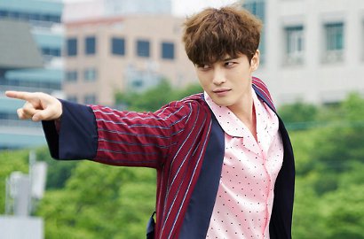 Perjalanan Waktu Lewat Saluran Pembuangan Air di 'Manhole', Jaejoong Tetap Keren?