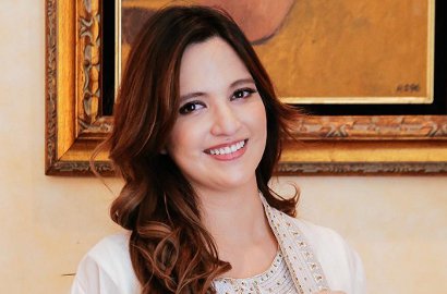 Nia Ramadhani Dituding Salah Kostum, 'Penampakan' Wanita di Foto Ini Bikin Salfok