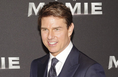 Jatuh dari Langit, Lihat Aksi Ekstrem Tom Cruise di Foto Syuting 'Mission: Impossible - Fallout'