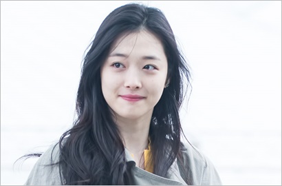 Tanggapi Kontroversi Lolita, Fotografer Ungkap Tak Dapat Bayaran dari Sulli?