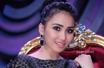 Enggak Kapok, Ayu Ting Ting Dihujat Lagi Usai Pamer Goyangan 'Erotis' Bersama Pria