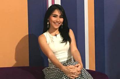 Pakai Bulu Mata Palsu, Ayu Ting Ting Terbukti Munafik dan Jilat Ludah Sendiri?