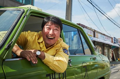 Capai 2 Juta Penonton, 'Taxi Driver' Kalahkan Rekor Film Jun Ji Hyun dan Yoo Ah In