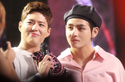 Park Bo Gum Bagikan Selca Bareng V BTS di Backstage 'MuBank' Singapura