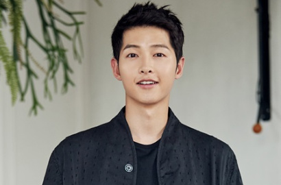 Bocah Ganteng Ini Disebut Kembaran Joong Ki Saking Miripnya, Gak Percaya?