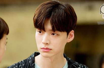 Adegan Ini Bikin Akting Ahn Jae Hyun di 'Reunited Worlds' Disindir Habis-Habisan