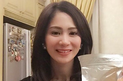 Pamer Foto Makan Malam Bareng Bos PH, Bunga Zainal 'Larang' Netter Berkomentar