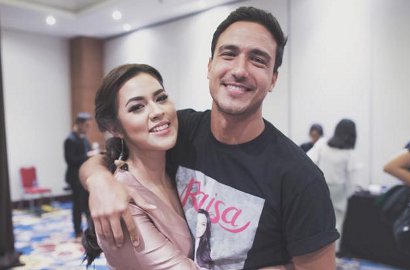 Tanggal Terungkap, Netter 'Nangis' Lagi Lihat Foto Raisa-Hamish untuk Buku Nikah