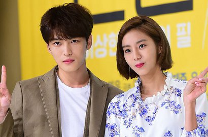 Kocaknya Uee Pasang Wajah Risih Tanggapi Aegyo Jaejoong di Jumpa Pers 'Manhole'
